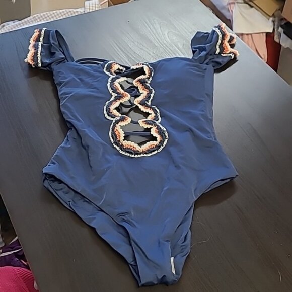 Becca by Rebecca Virtue Becca One Piece Embroidered Blue White Red Tag Size S/P - Picture 1 of 8